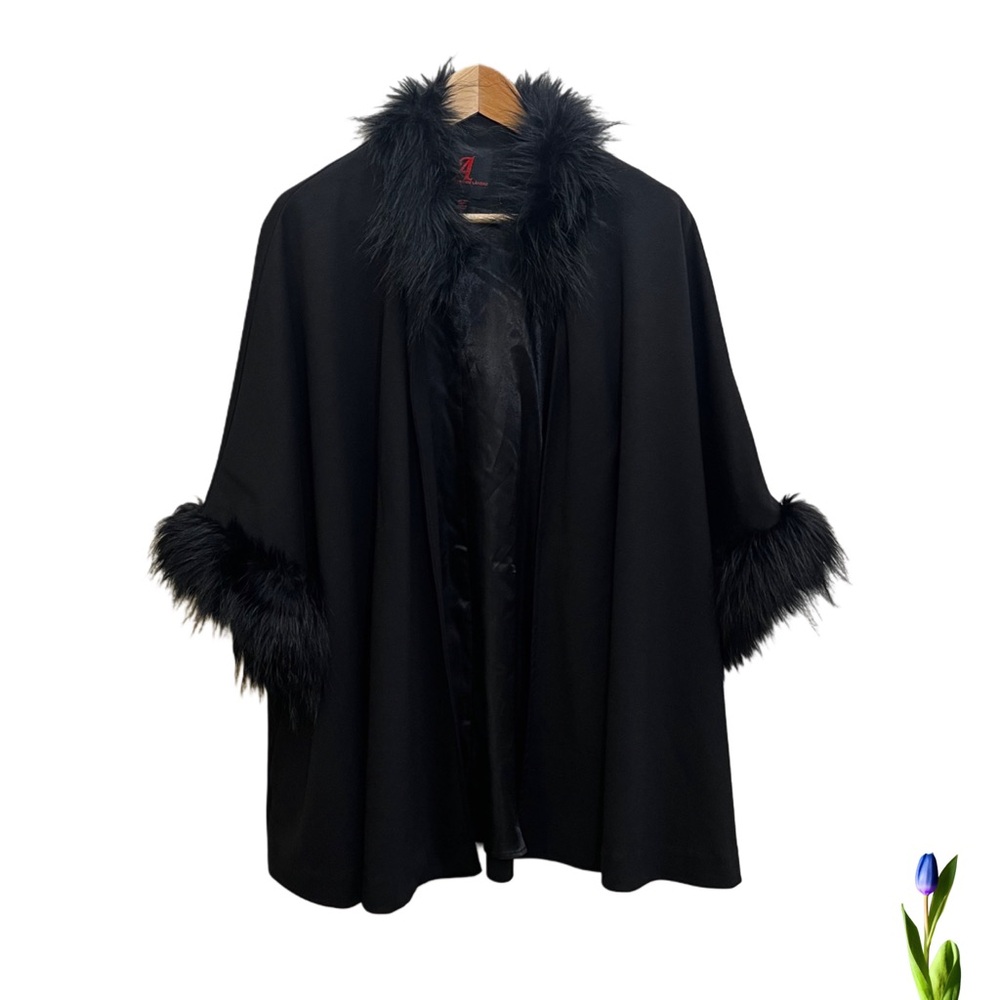 Adrienne Landau Black Faux Fur Trim Cape One Size